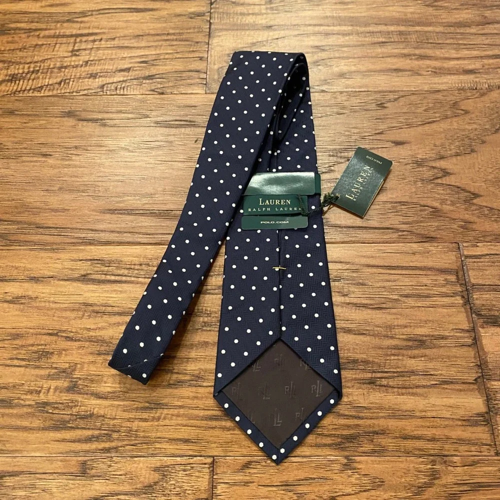 Lauren Ralph Lauren Mens Navy Blue Polka Dot Herringbone Silk Blend Necktie NWT